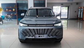 实拍新款北京X7：卓越配置将10万级SUV推向新巅峰