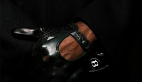 致敬欧陆GT问世20周年：宾利品牌携手设计工作室Forestalgia打造限量版驾驶手套