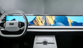 车上副驾屏幕越来越大，虽然炫酷，但会不会影响安全？