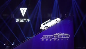 制造中国第一辆吉普车的长安，能否在深蓝 G318上延续传奇？