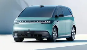 极氪车展发布新架构，首款车型极氪MIX同步亮相
