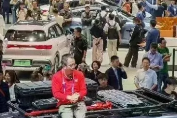 收割车圈流量？360集团董事长周鸿祎北京车展成“红人”