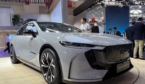 预定年底上市，北京车展实拍马自达EZ-6