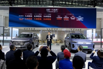 “全球标准全能打”五星SUV，全新一代瑞虎7升级上市！