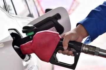 油价两连降之后，汽车行业能否重回燃油时代？