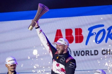 日产Formula E车队第十赛季胜利收官